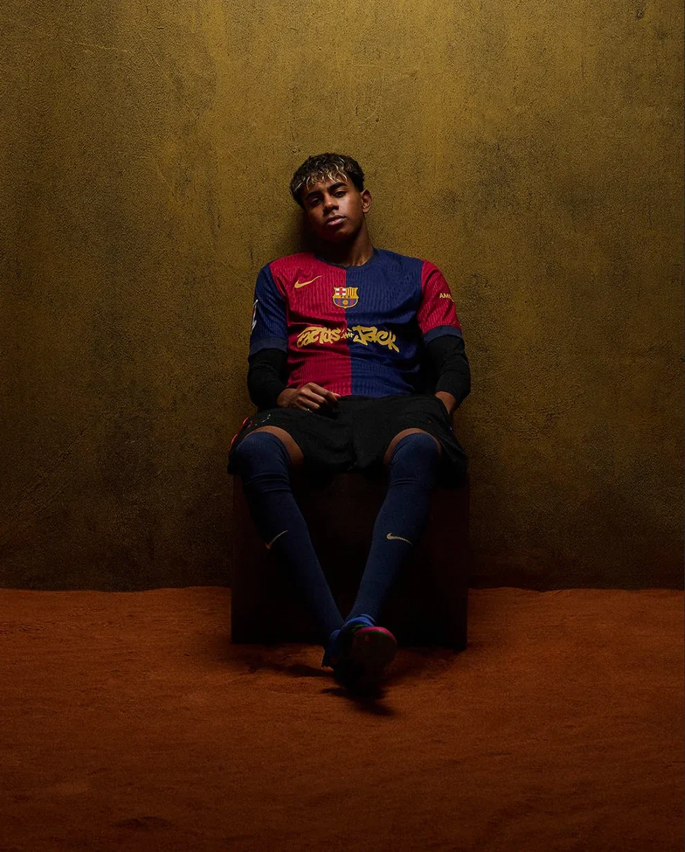 Barcelona 2024/25 Home x Travis Scott Special Player Version