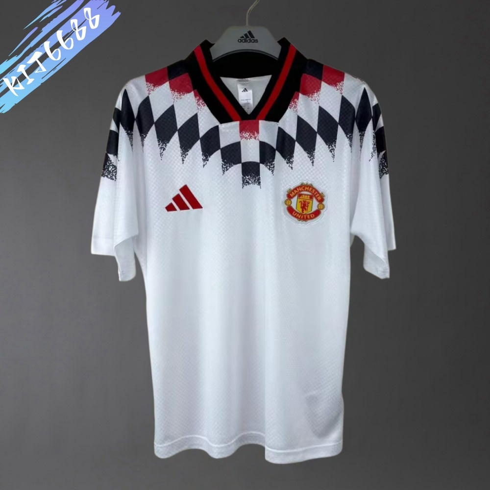 2026/2027 Manchester United Retro commemorative edition football shirt (Fans version)