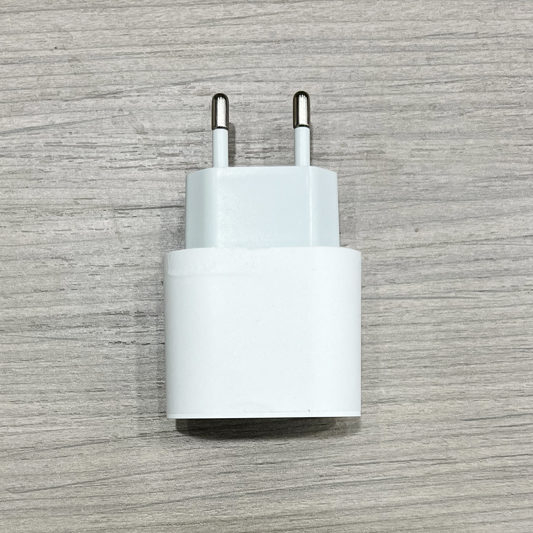 EU Round Pin Apple 20W PD Charger, 1:1 Replica USB-C Charger Block for iPhone, Full Package With Serial Number
