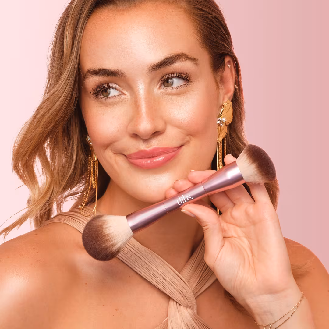 DIBS Beauty  Limited Edition Duo Face Brush For Cream + Powder