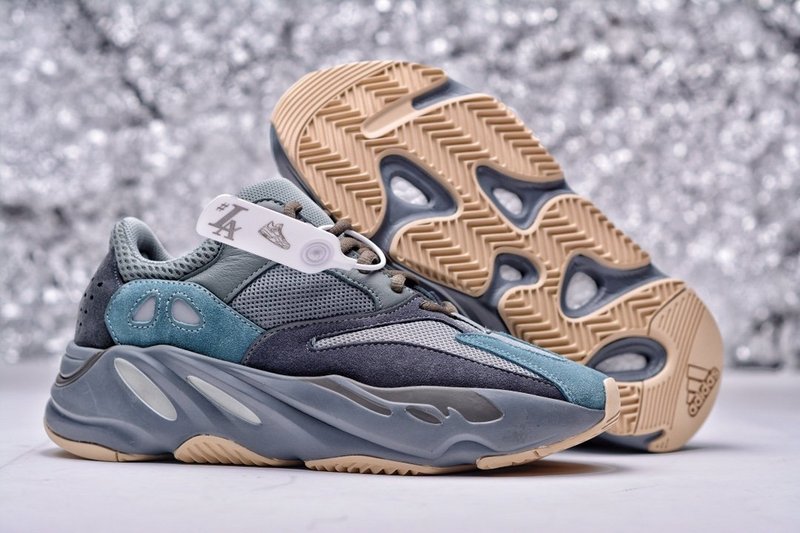 YEEZY 700 RUNNER “TEAL BLUE” REPLICA