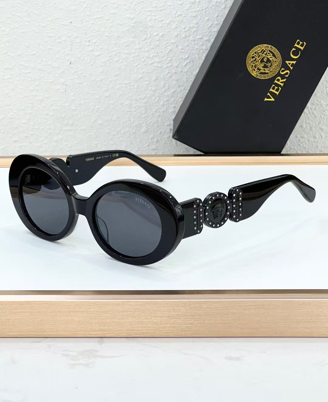 Versace Fashionable Sunglasses
