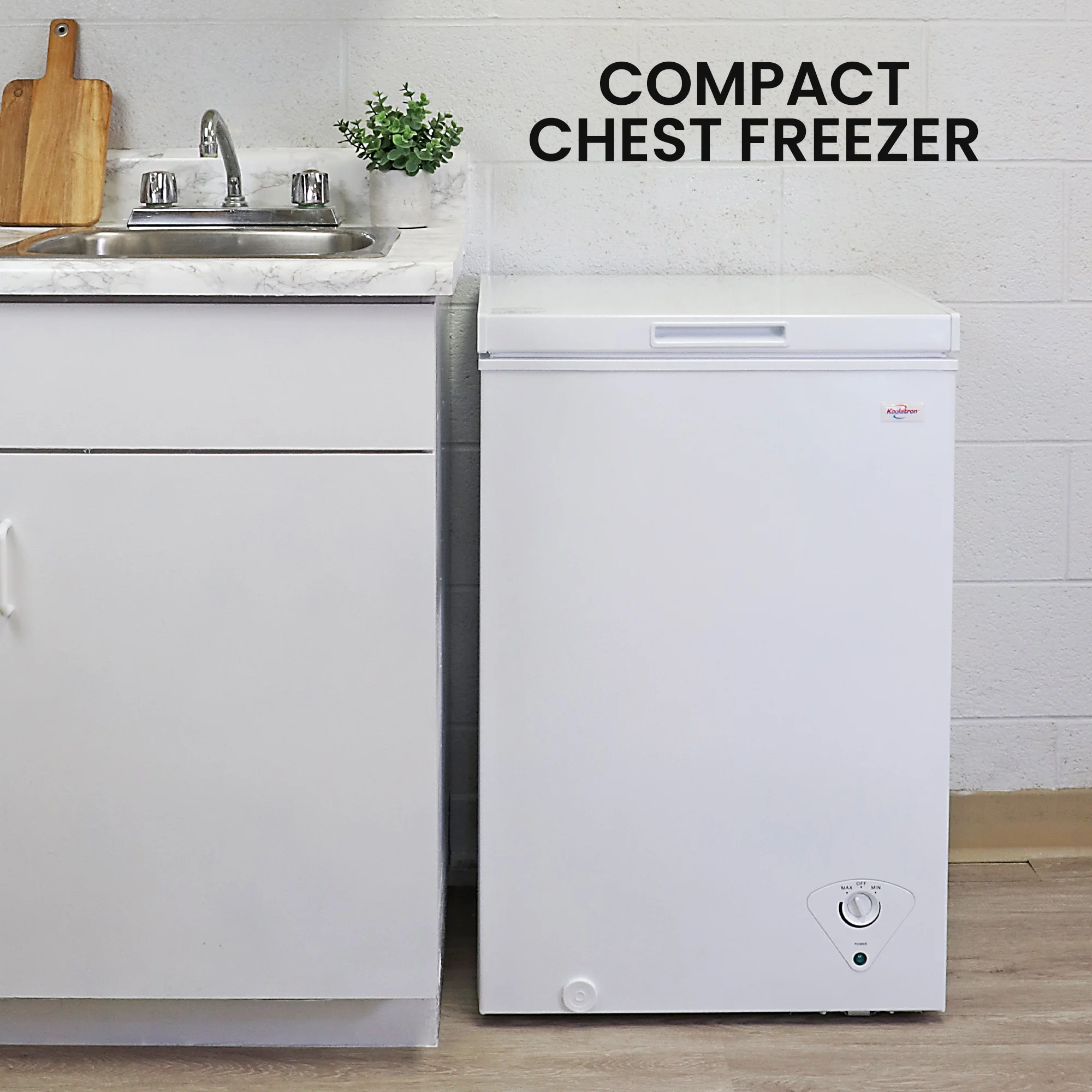 Koolatron 3.5 cu ft Compact Chest Freezer 99L White Manual Defrost Deep Freeze Storage Basket Space-Saving Flat Back