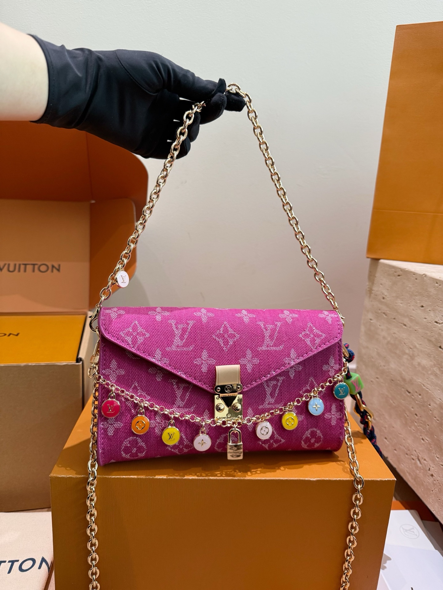 lv pouch metis chain shoulder crossbody bag