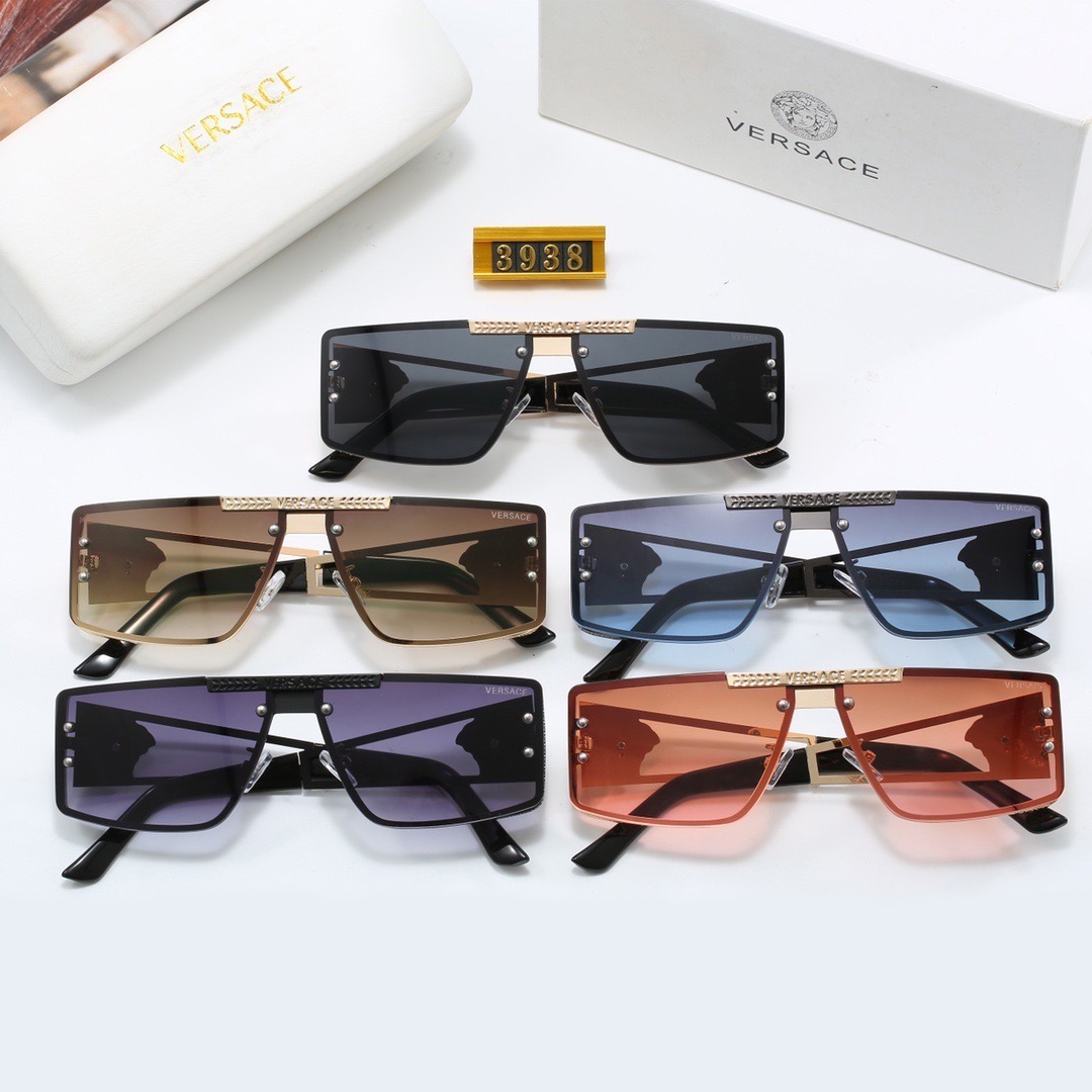 Versace Fashionable Sunglasses