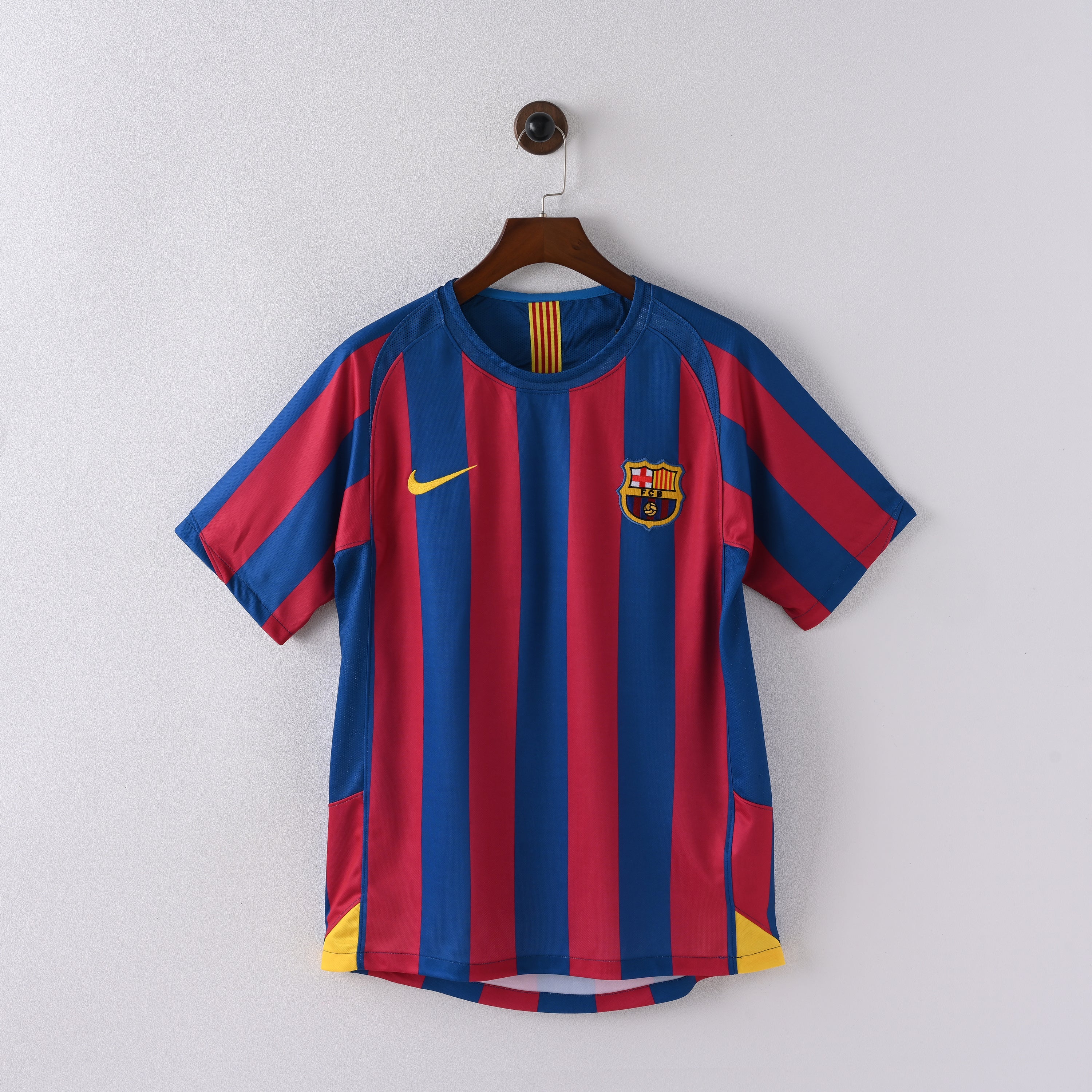 Barcelona Retro Vintage Home Jersey Men 2005-2006