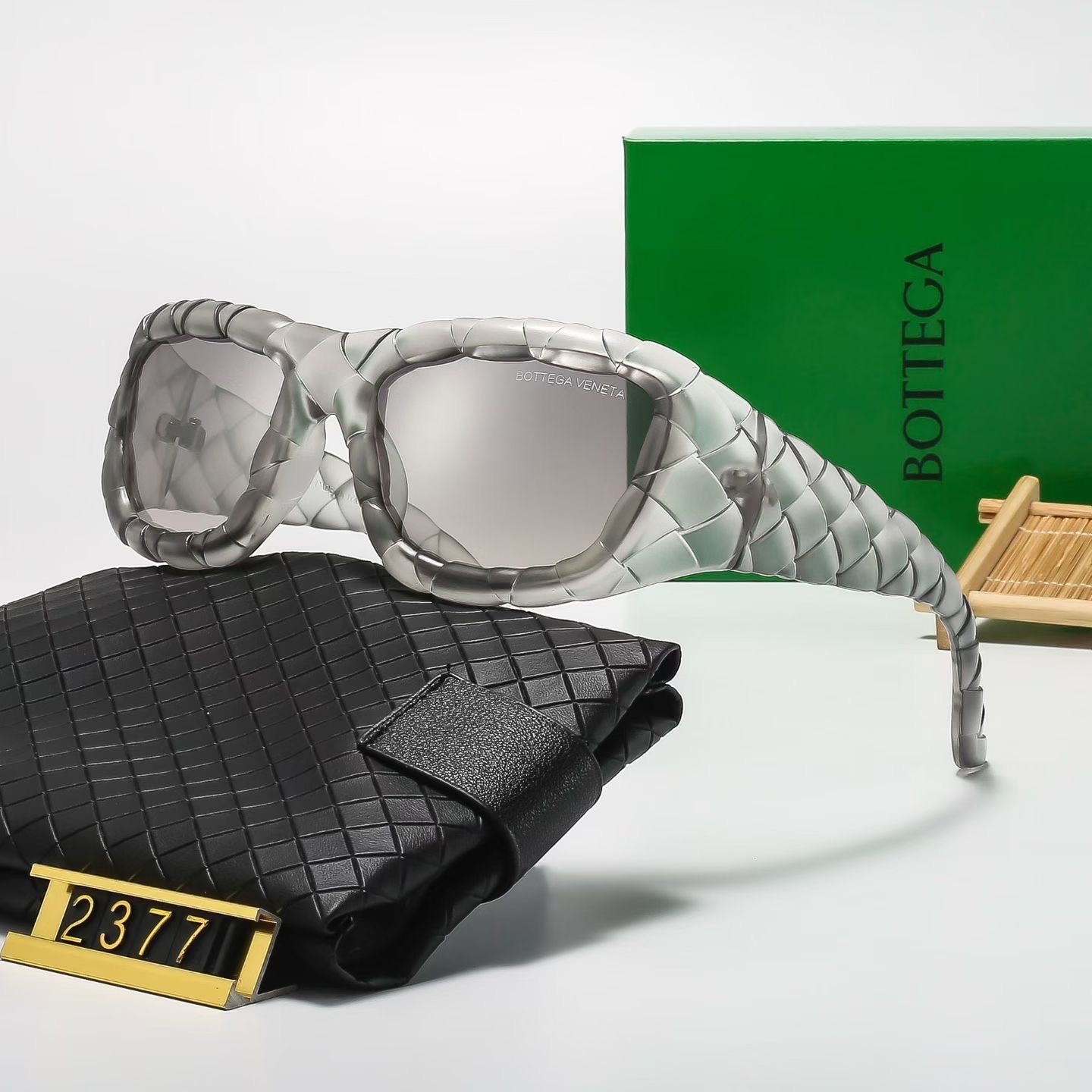 Bottega Veneta Fashionable Sunglasses