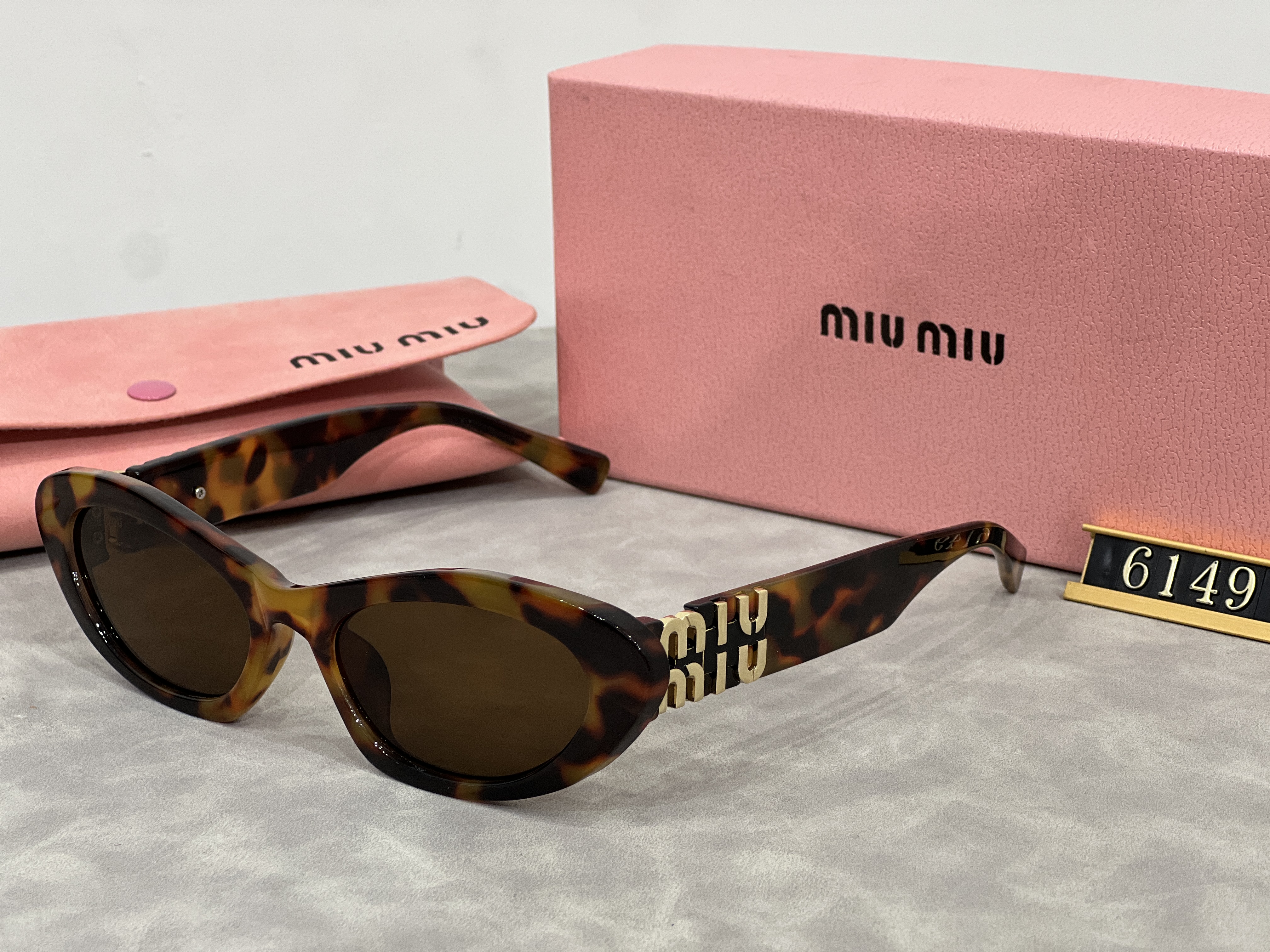 Miu Miu Fashion Sunglasses