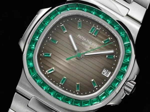 Replica Nautilus 5711/1A-018 Patek Philippe  40 mm, Stainless Steel Khaki Dial Iced out