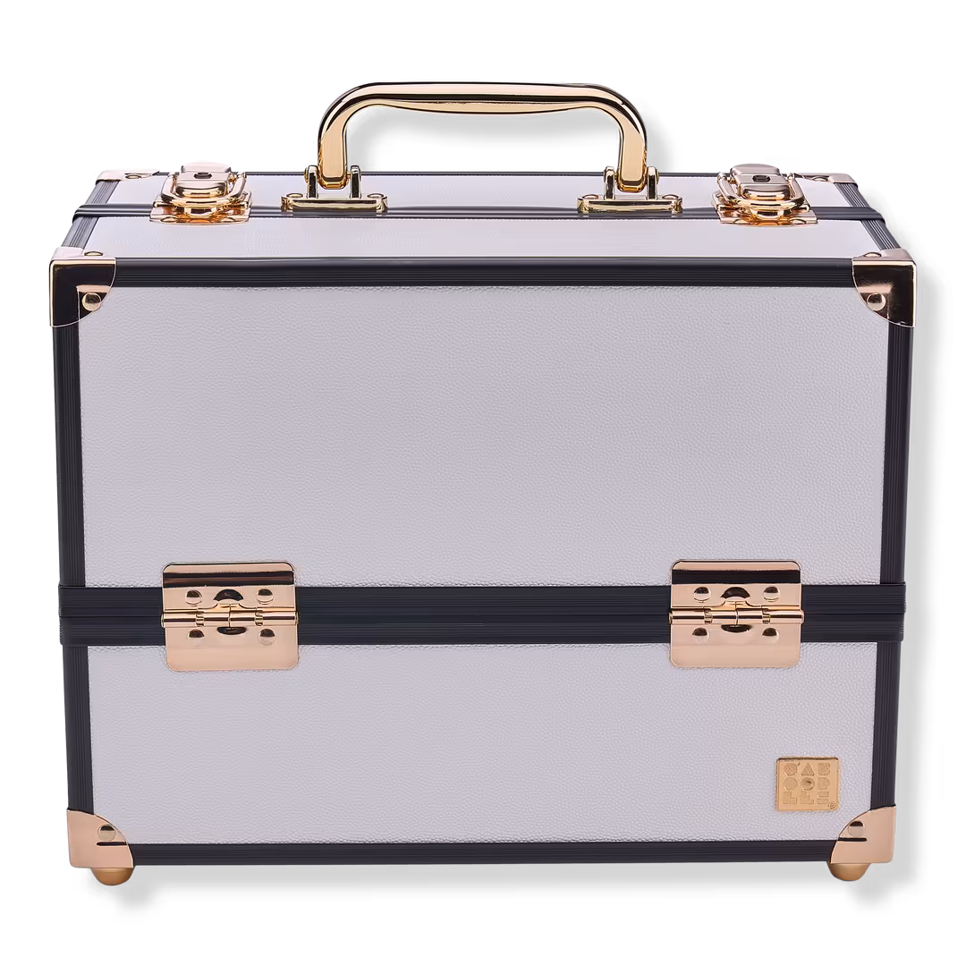 Caboodles  Make Me Over Cosmetic Train Case