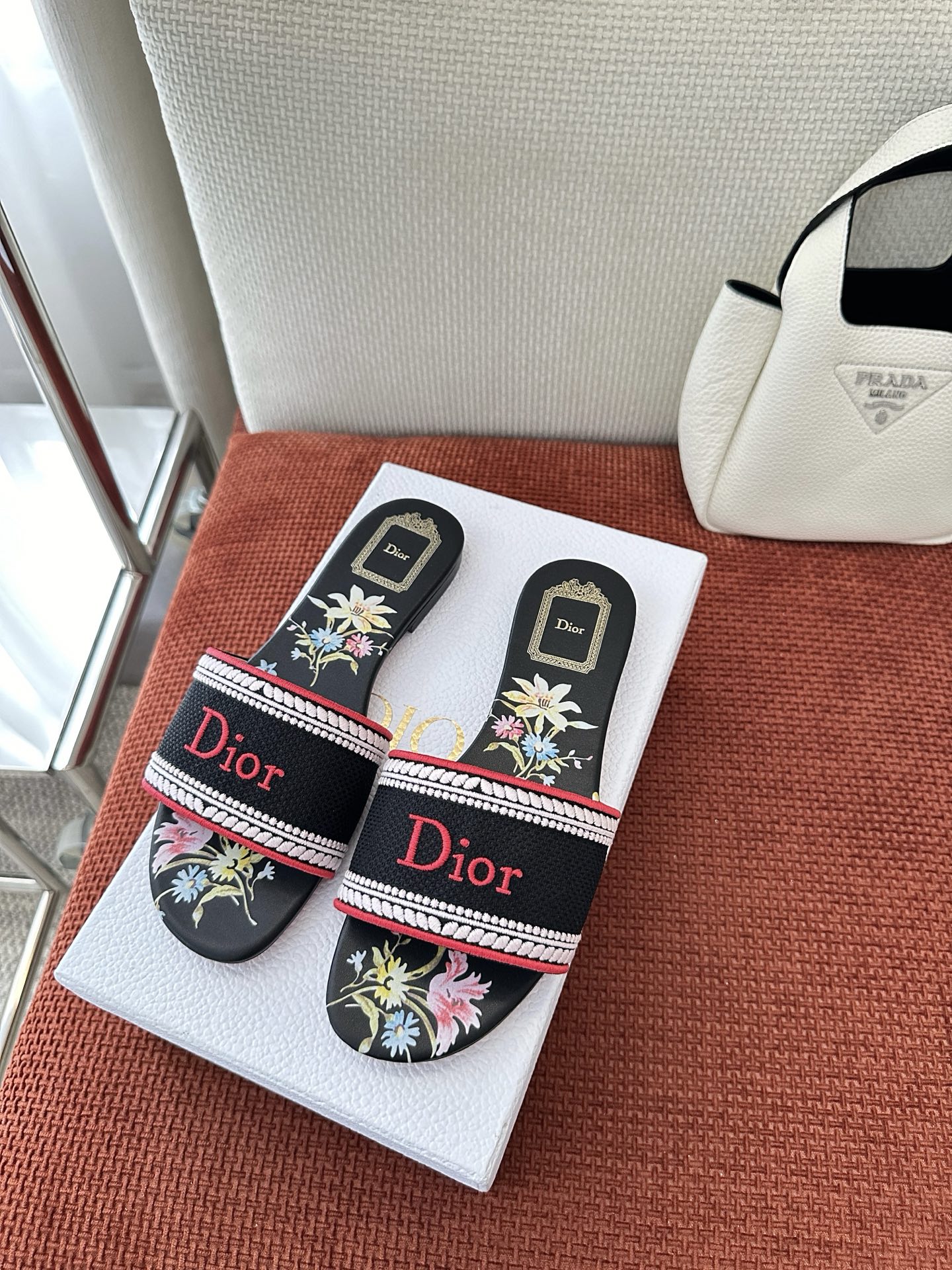Dior 26ss 𝐃𝐰𝐚𝐲 Flower Series Cotton Embroidered Cool Trailer Black