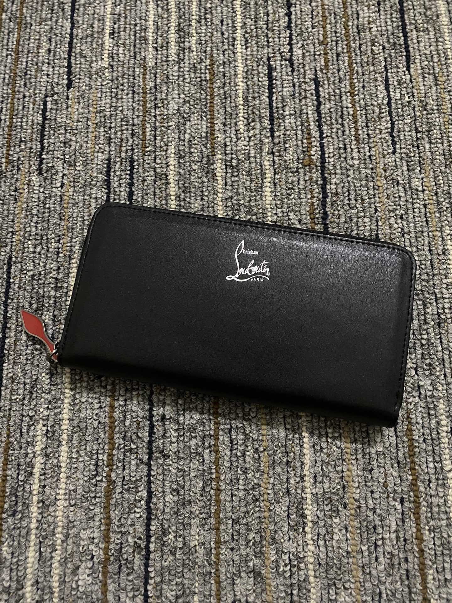 [10A] Christian Louboutin Panettone Wallet