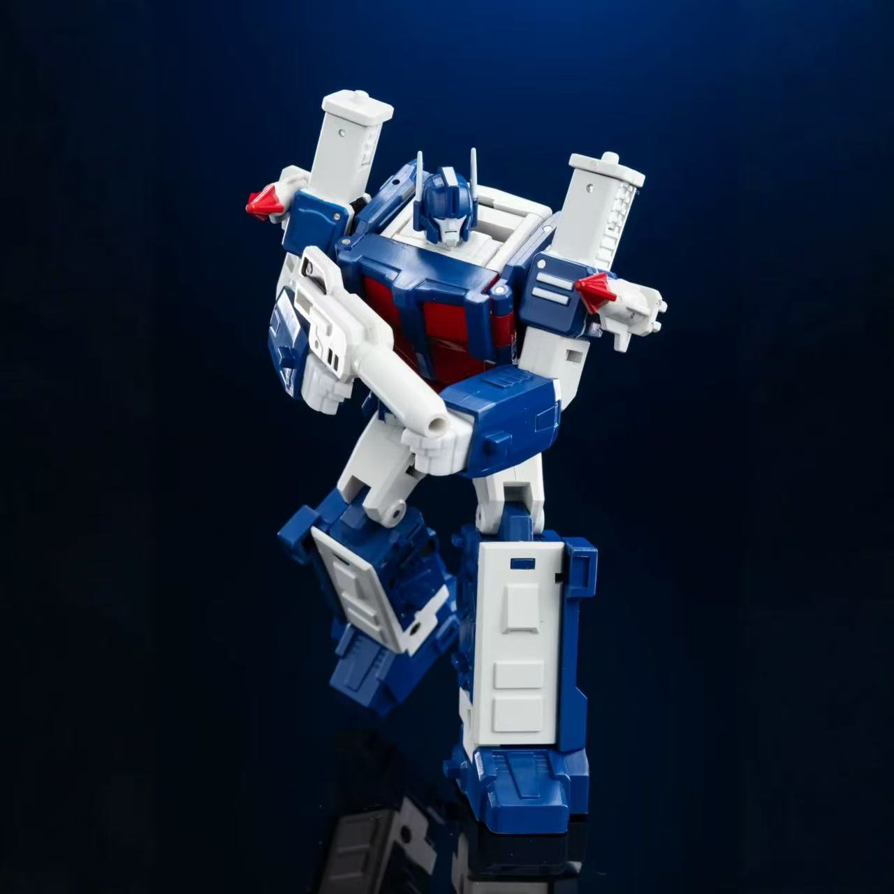 MAGIC SQUARE MS TOYS MS-B04A G1 Ultra Magnus 1.0 Exquisite Paint Version - JOYTOY WORLD