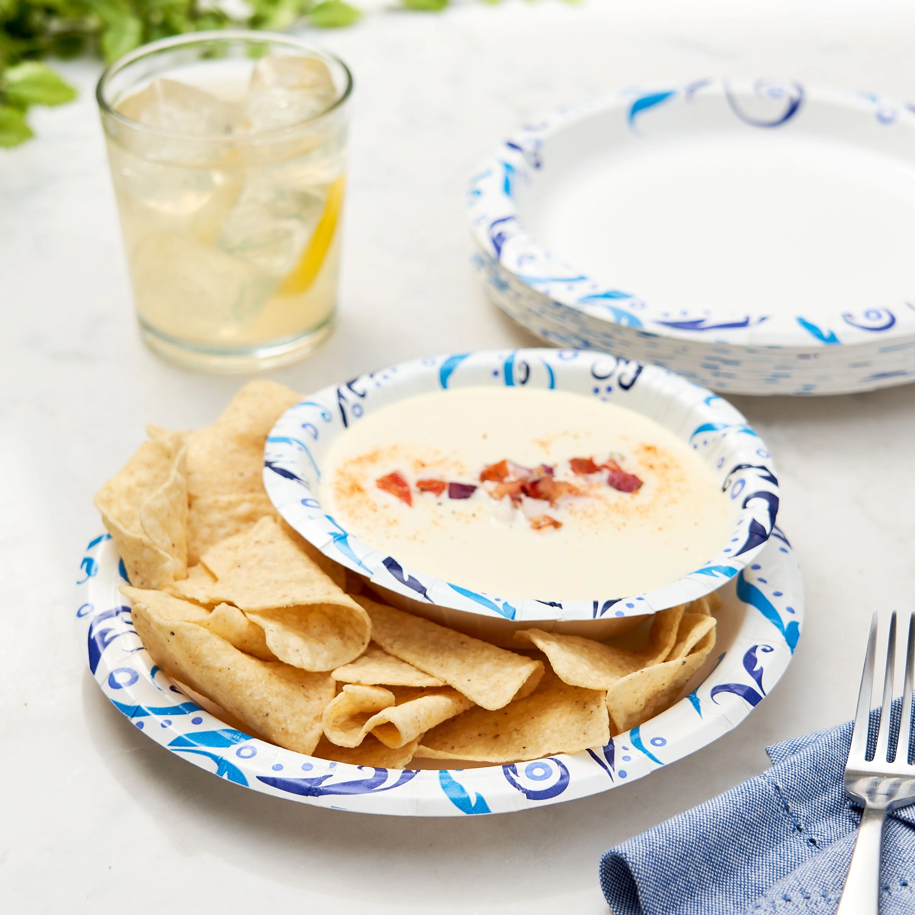 Great Value Everyday Strong, Soak Proof, Microwave Safe, Disposable Paper Plates, 9
