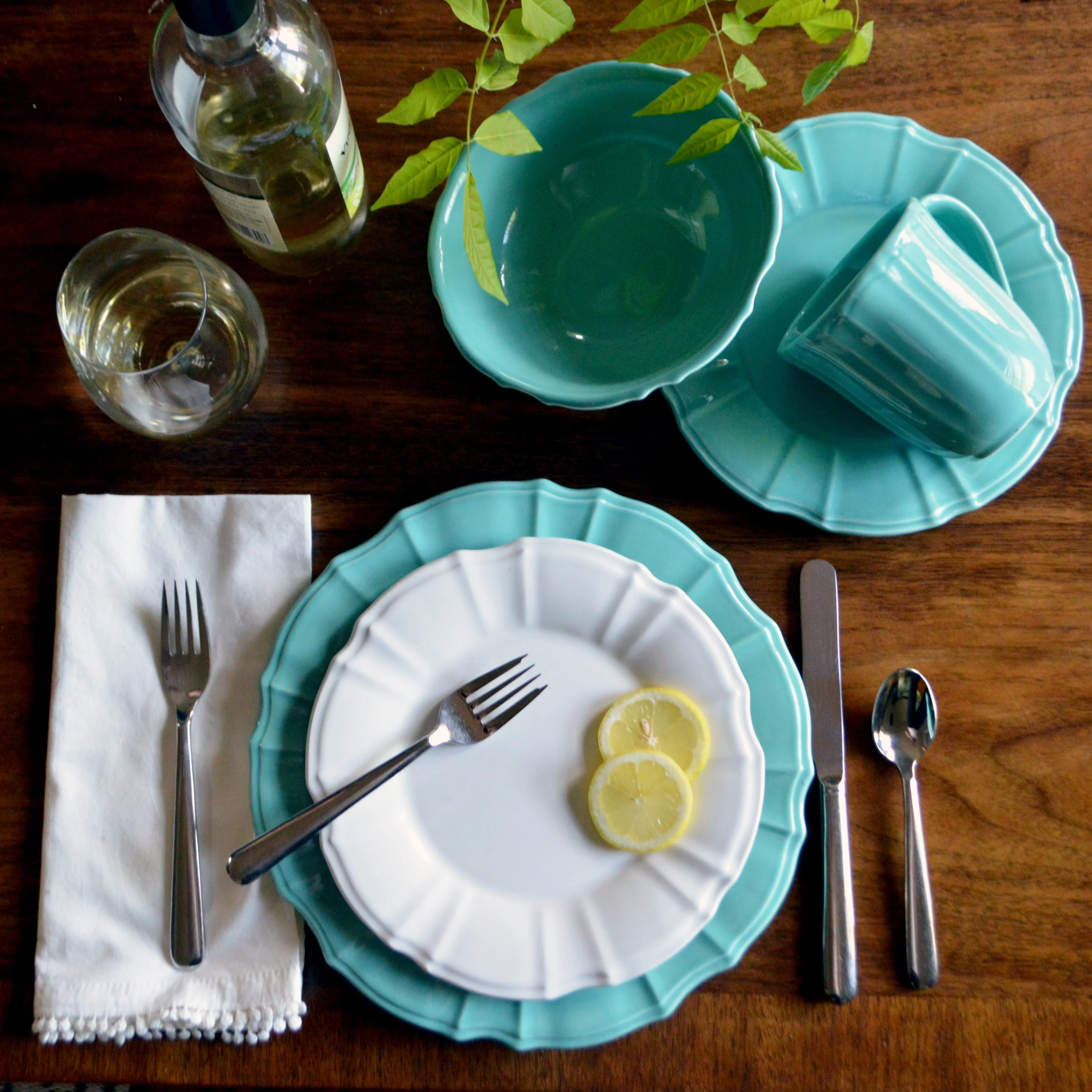 Euro Ceramica  Chloe 16 Piece Dinnerware Set (Service for 4)