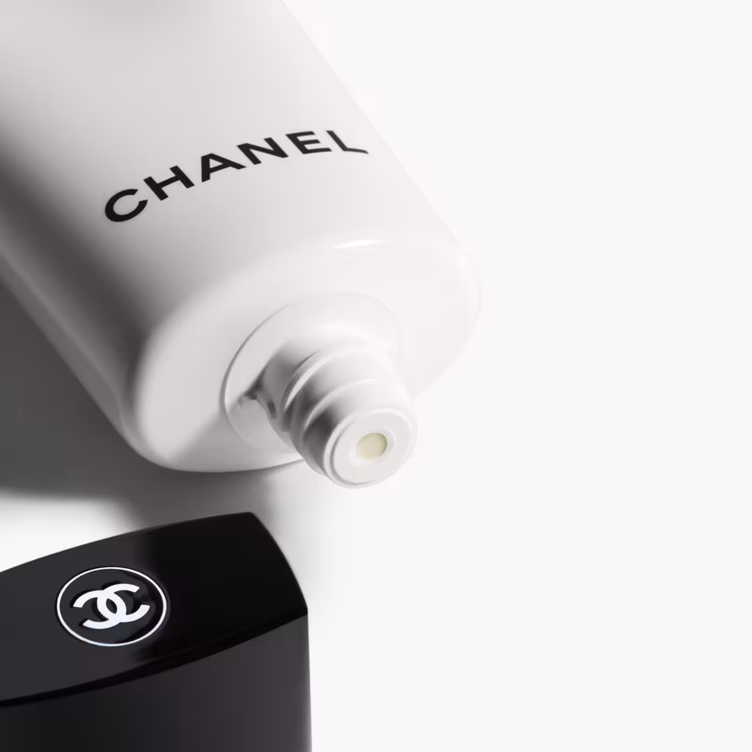 CHANEL  LA MOUSSE Camellia Cleansing Cream-to-Foam