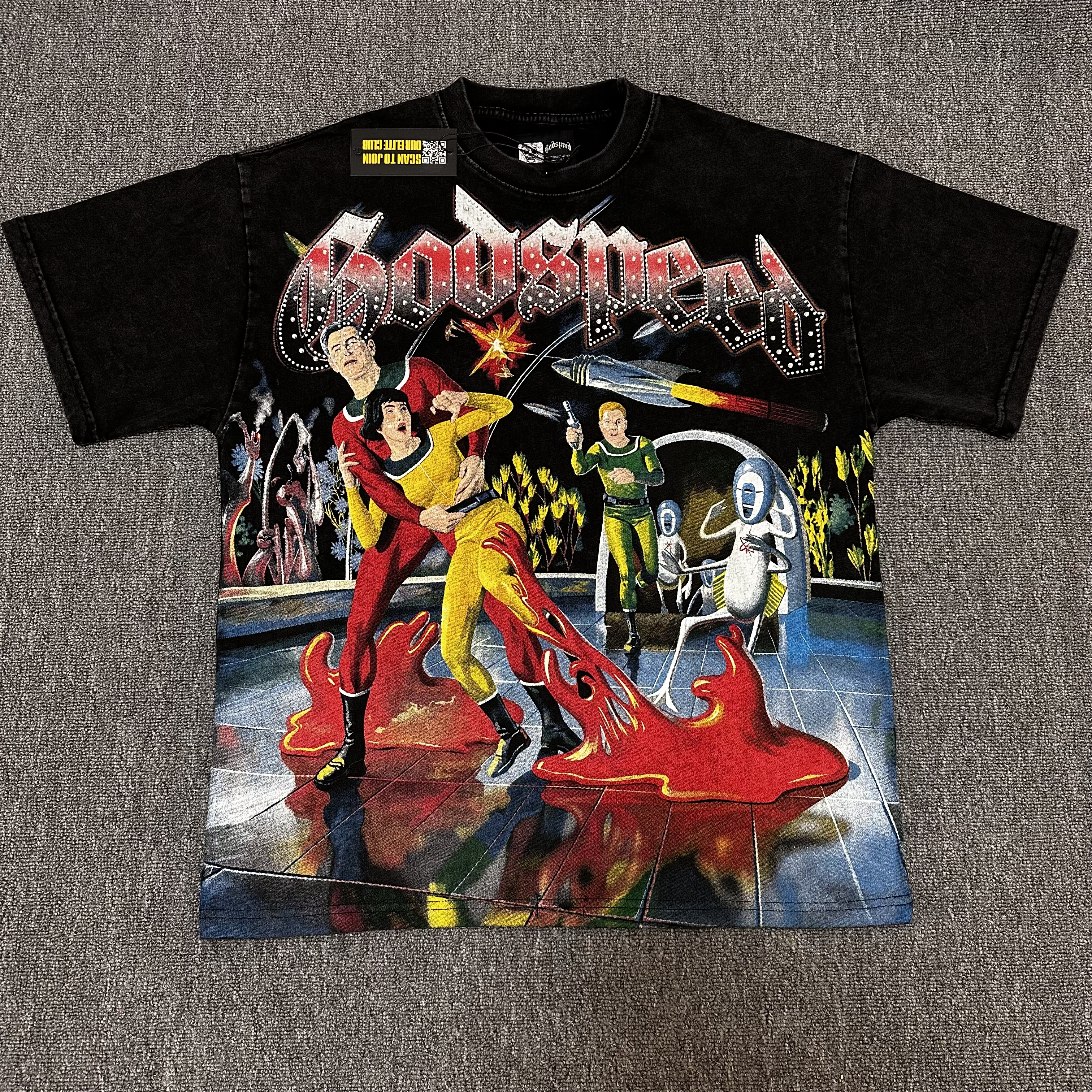 Short-sleeved shirt with a print of a red monster grabbing an astronaut