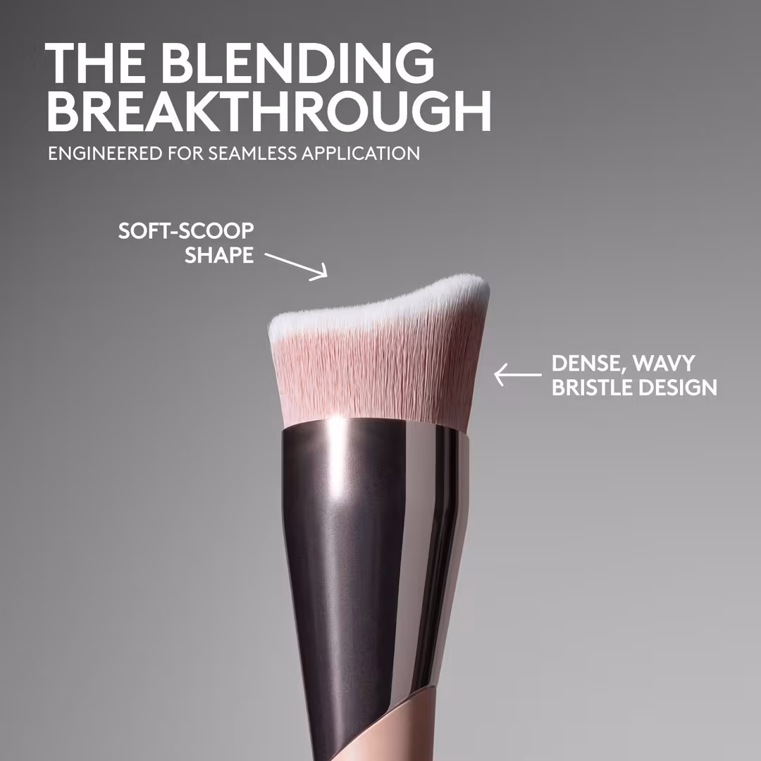 FENTY BEAUTY by Rihanna  Fluid Flex Foundation Brush 165