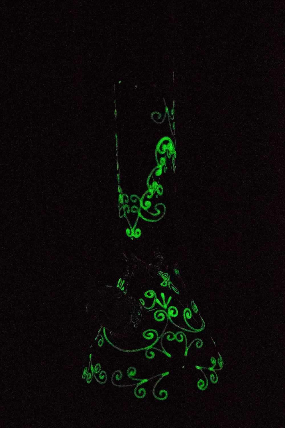 13 Luminous heavy glass flower artwork beaker bong