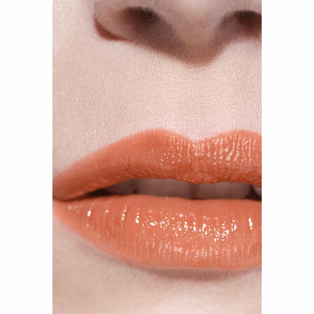 CHANEL  ROUGE COCO BAUME SHINE Hydrating Beautifying Tinted Lip Balm - Buildable Color