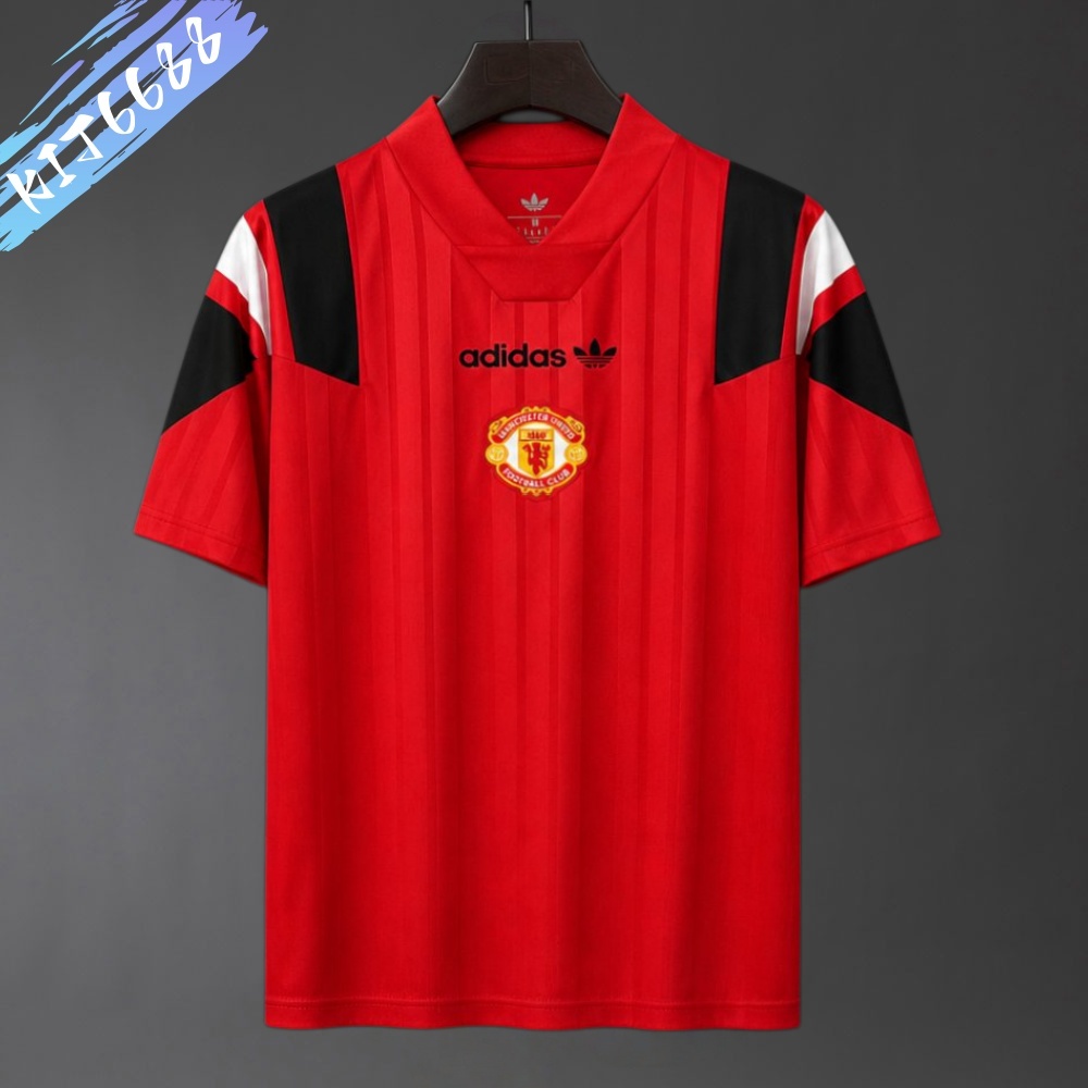 2026/2027 Manchester United Retro version training suit Football Shirts (Fans version)