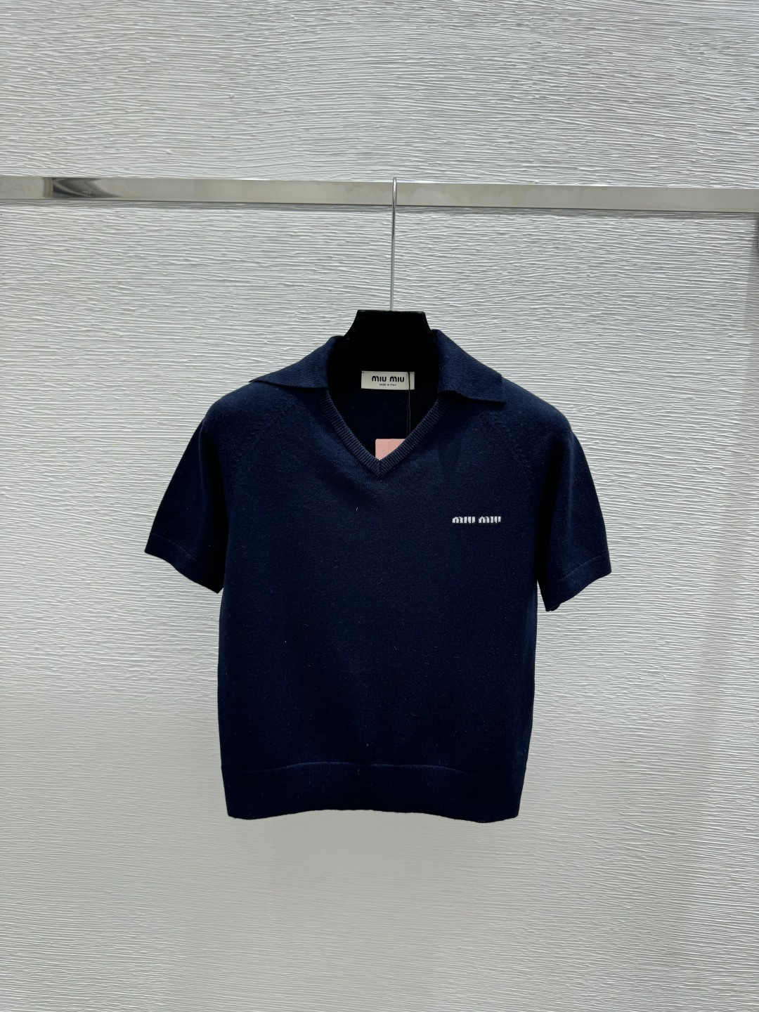 Miumiu Early Spring New Solid Color Flip V-neck Knitted Short Sleeve