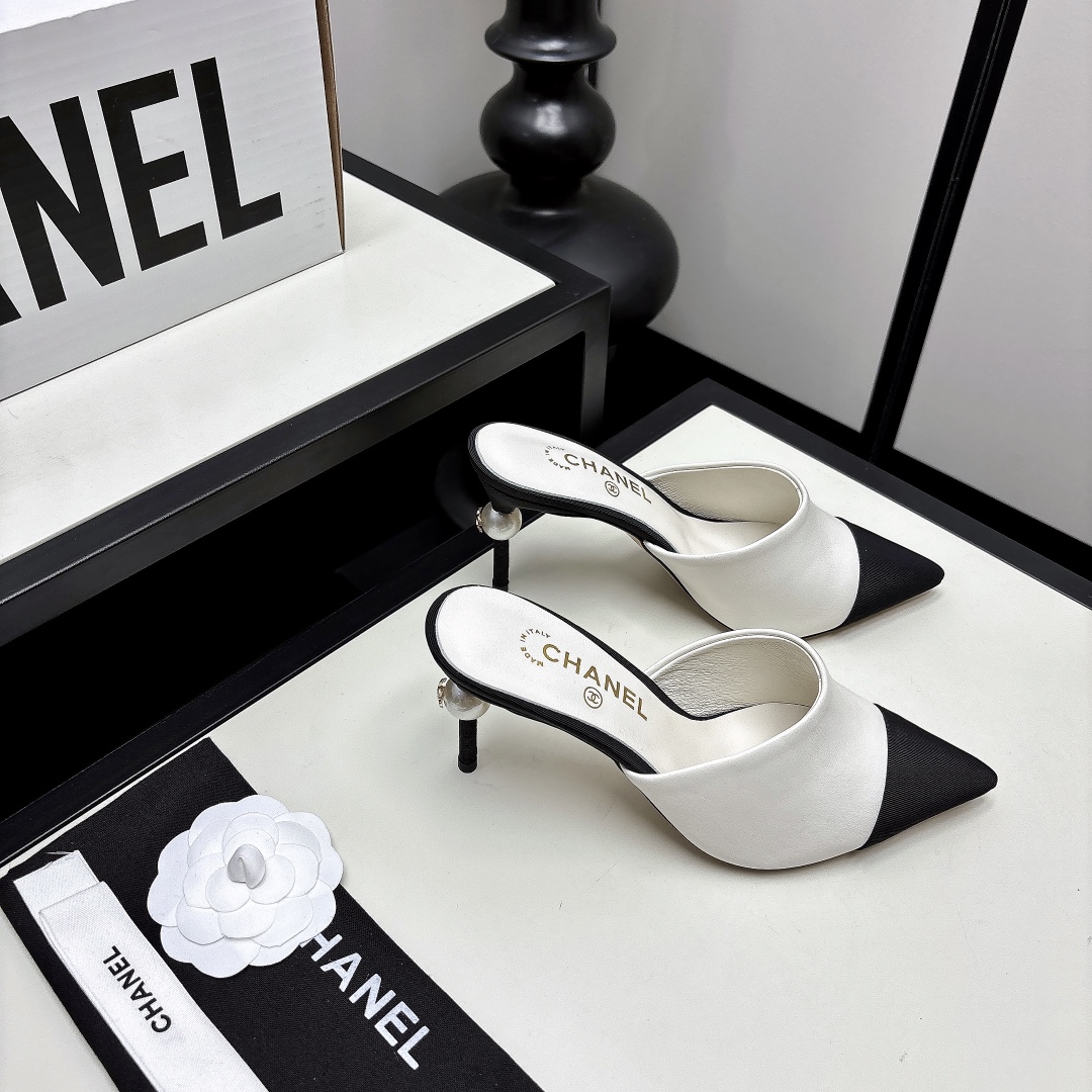 Chanel Tweed & Leather Pointed Toe Pearl Kitten Heel Slingback Mules Sandals