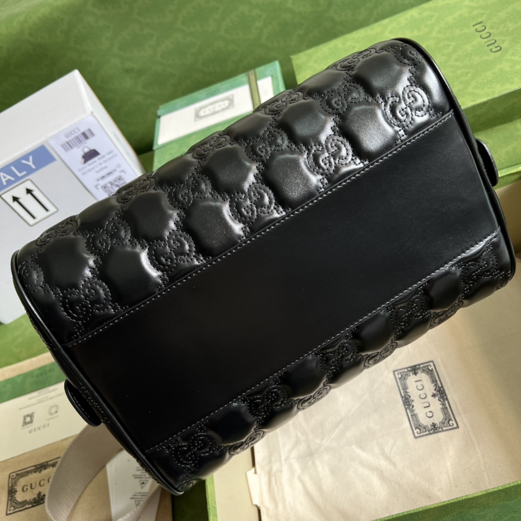 Gucci GG matelass?? leather medium bag 702242