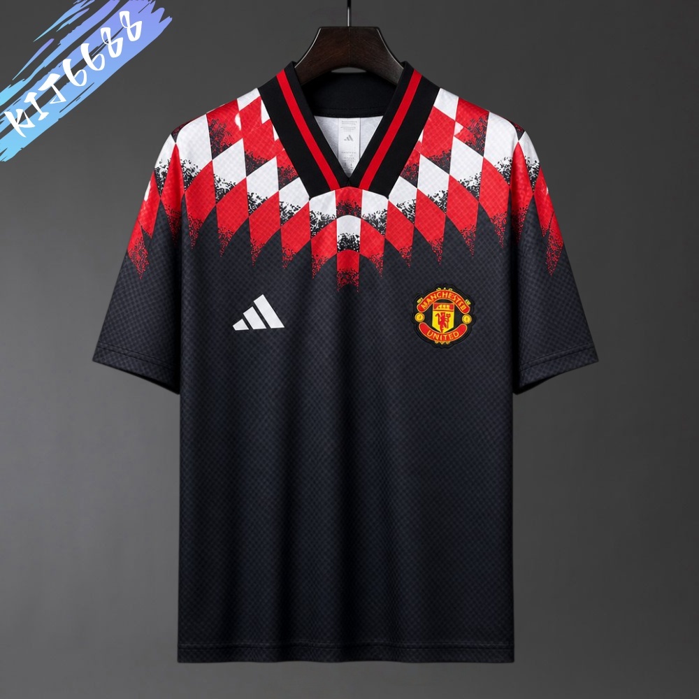 2026/2027 Manchester United Retro commemorative edition football shirt (Fans version)