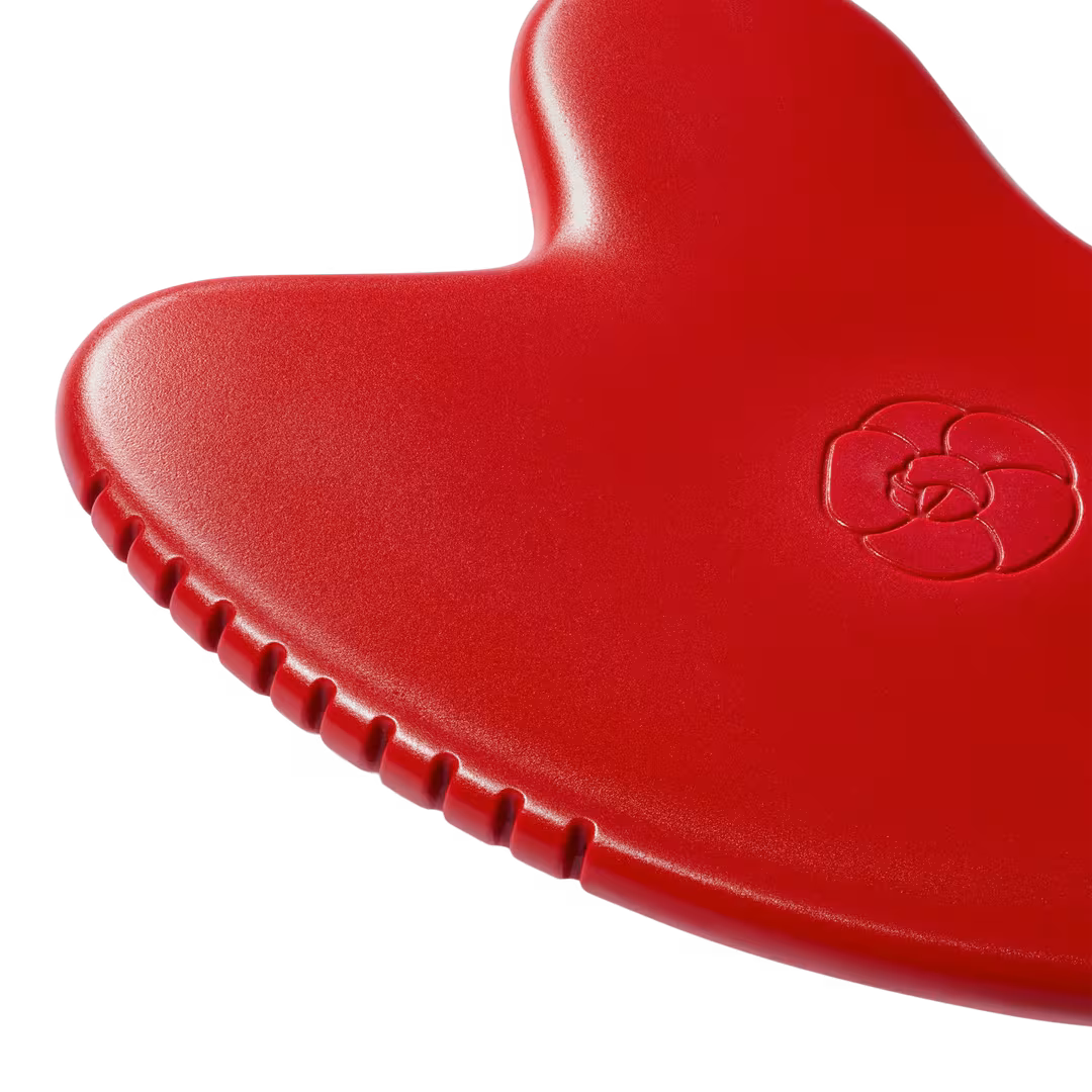 CHANEL  N°1 DE CHANEL Massage Accessory Strengthens - Stimulates - Smooths