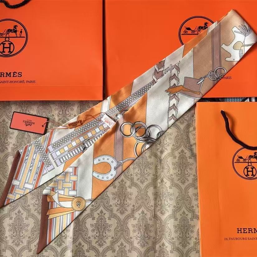Hermès twill scarf