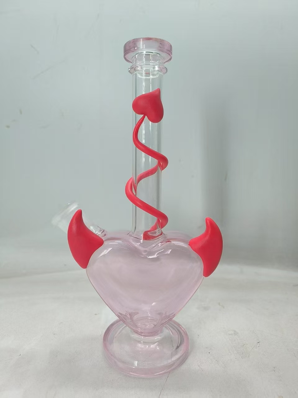 Pink devil heart bong details