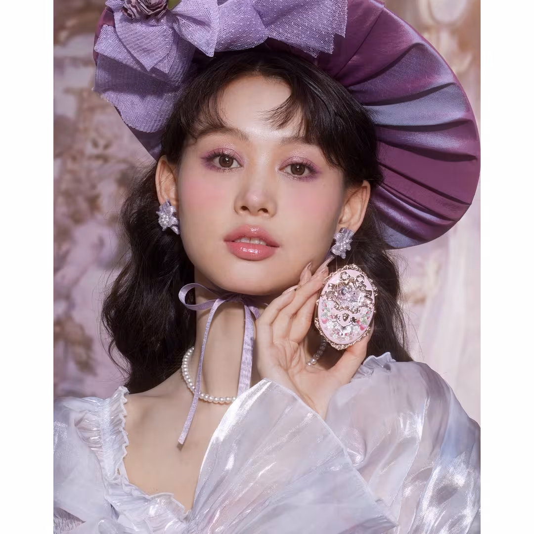 Flower Knows  Strawberry Rococo Series Embossed Blush