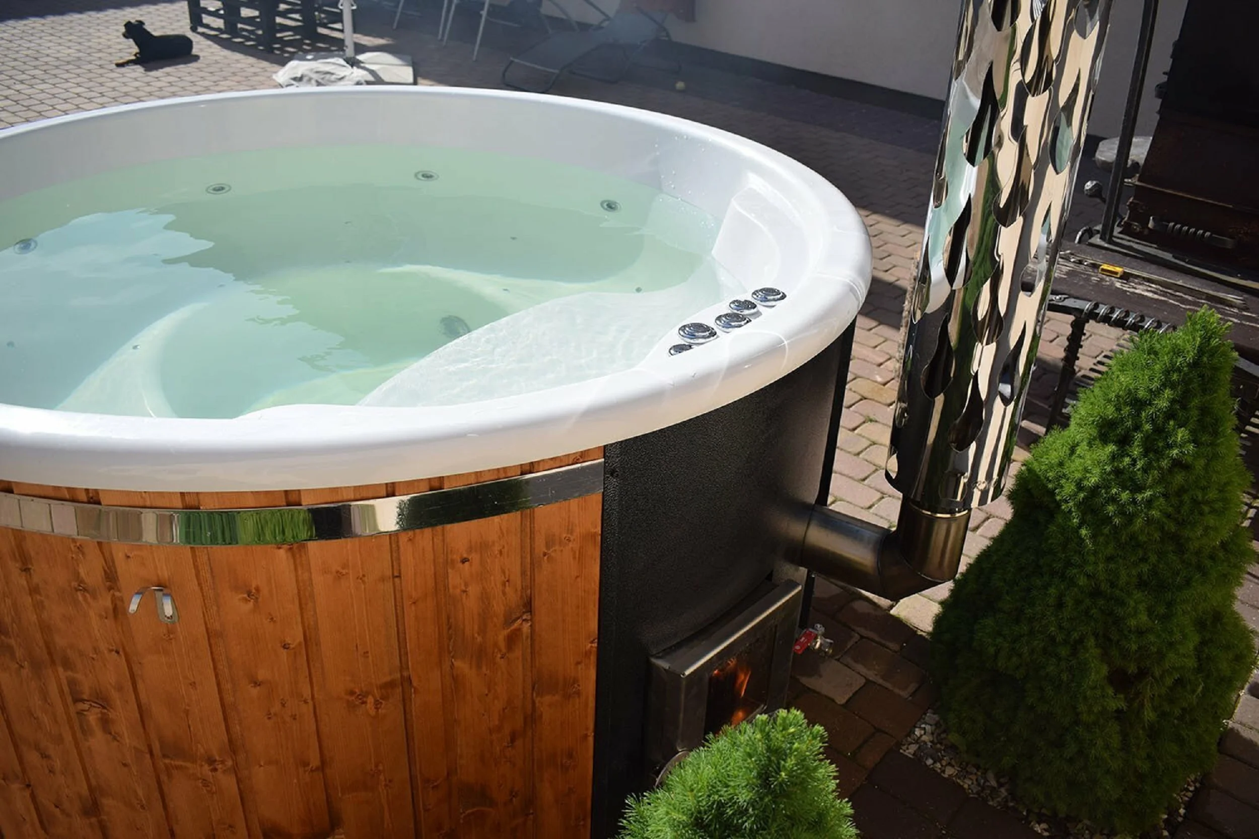 Hud-1 EZ Buildings Sierra 6 Person Round 78 in. Wood Fired Hot Tub