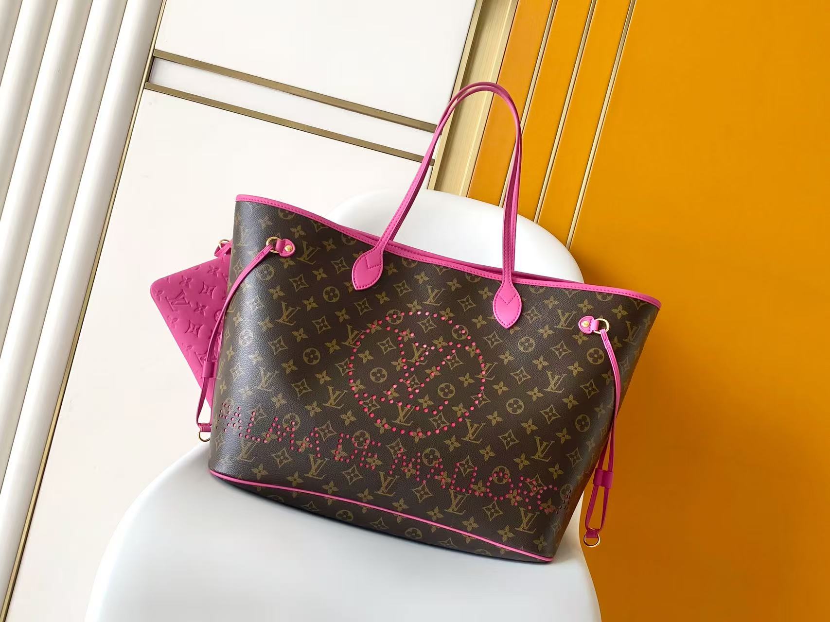 LV new Neverfull classic handbag