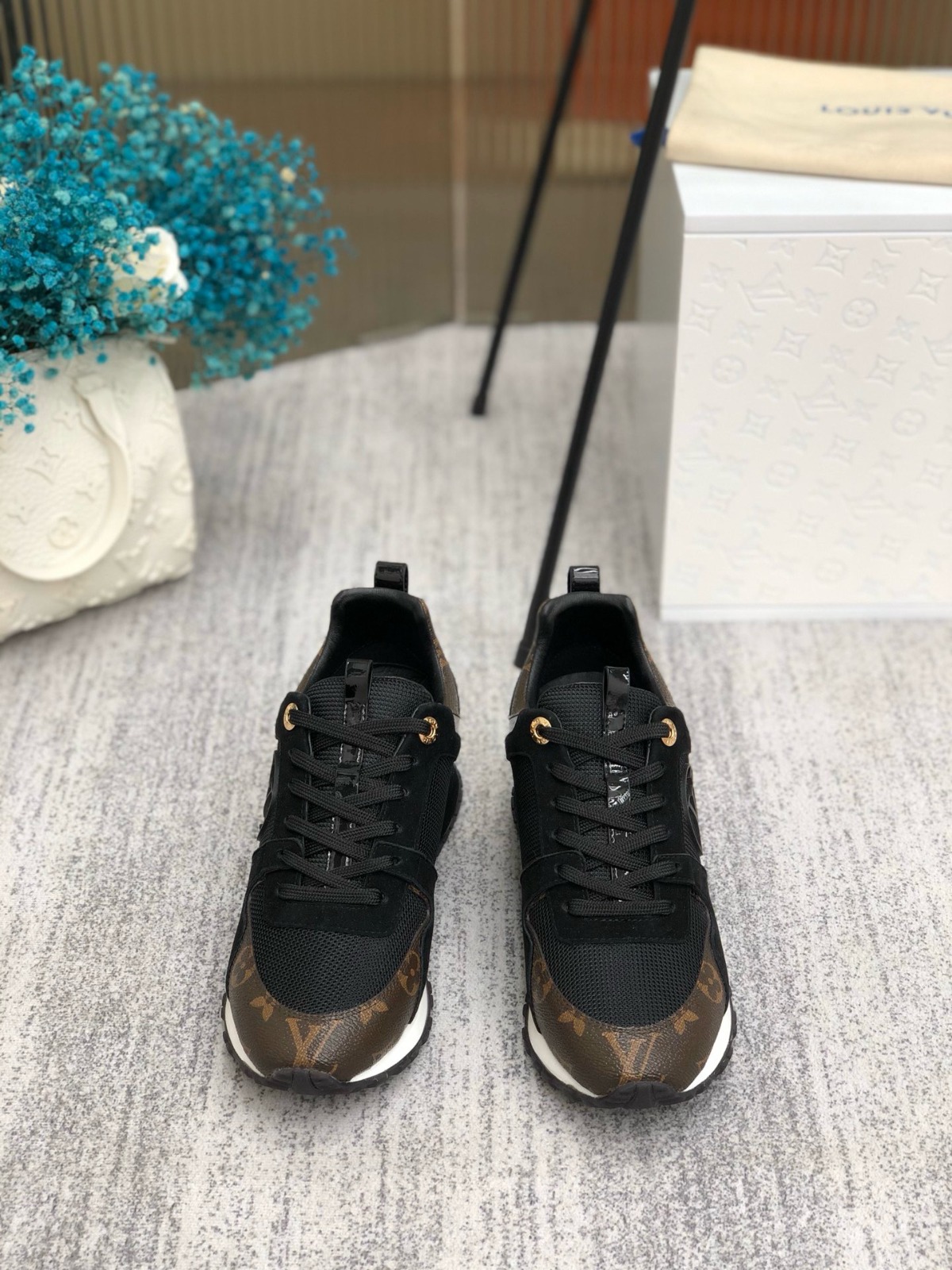 Louis Vuitton - LV Run Away Leather Low-top Shoes