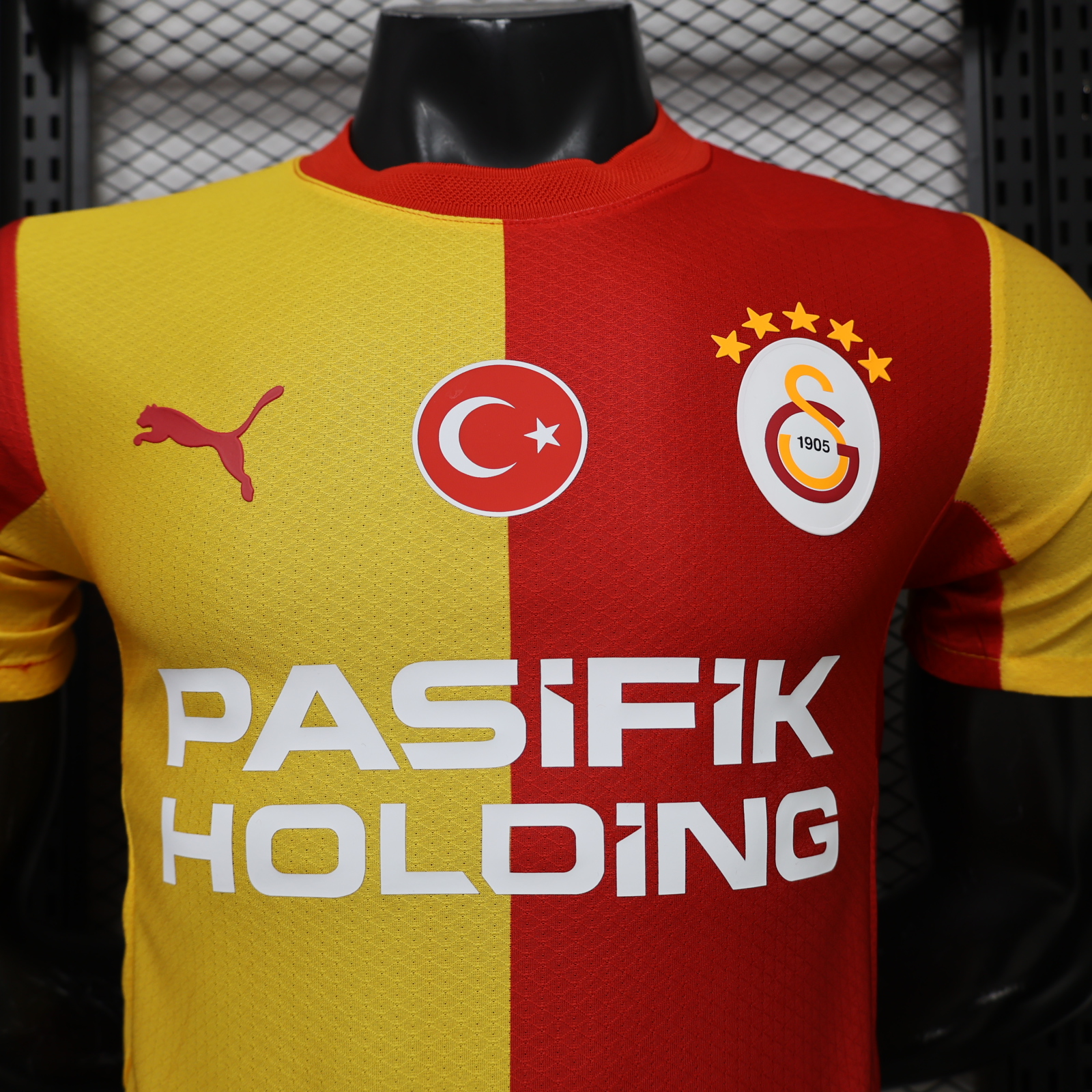 2026/2027 Galatasaray home  football shirt (Player version)