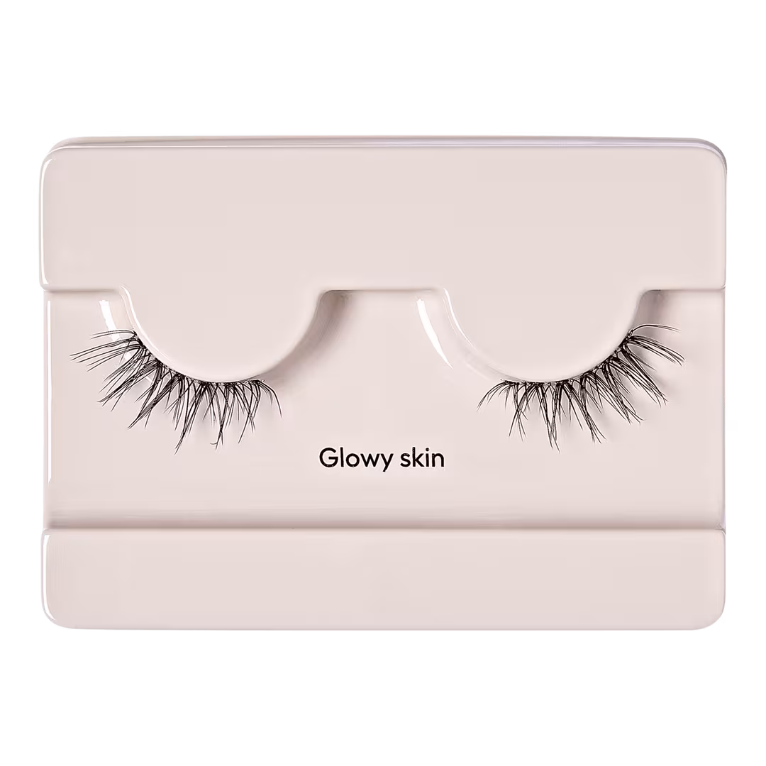 Kiss  The New Natural False Eyelashes, Glowy Skin
