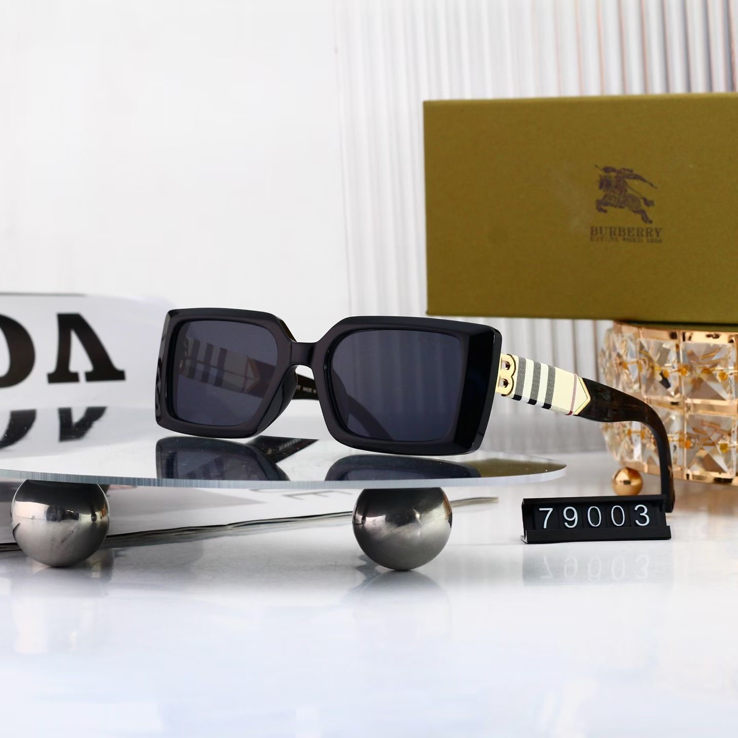 Burberry Fashionable Sunglasses