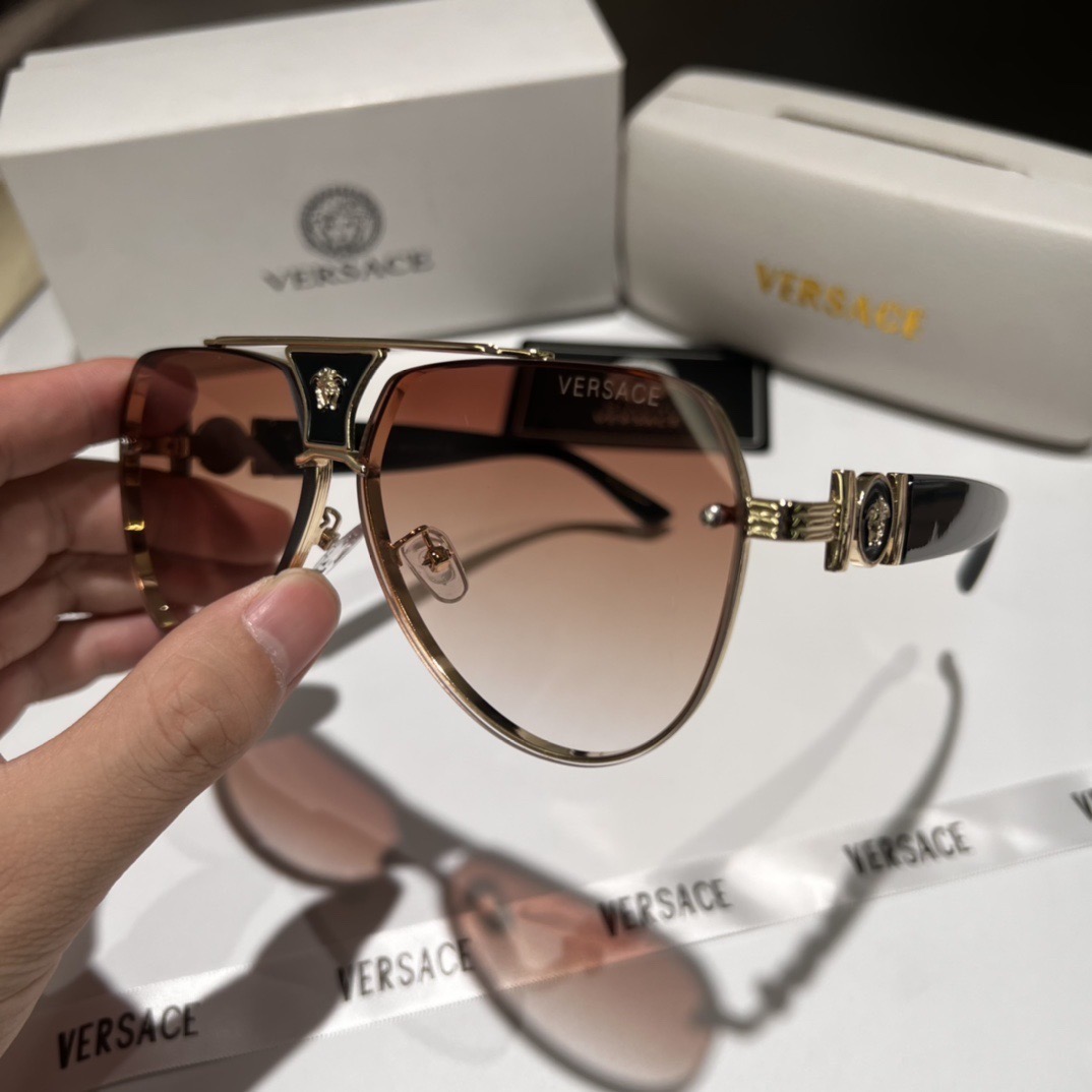 Versace Fashionable Sunglasses