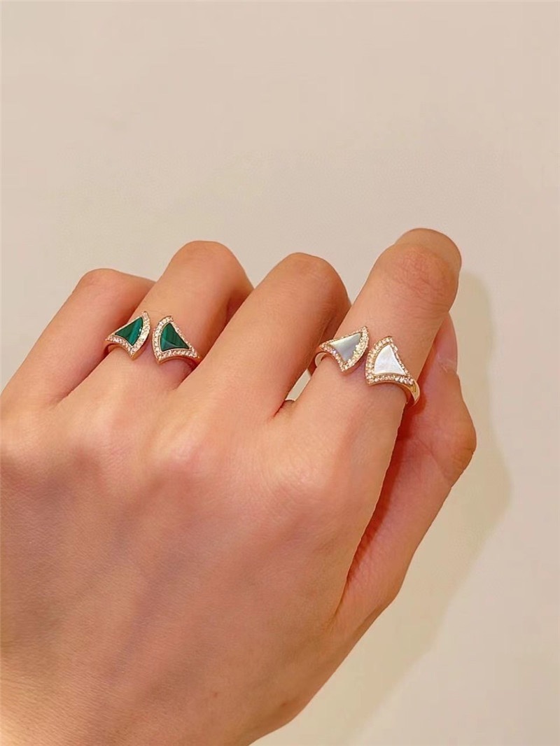 Bvlgari DIVAS’DREAM RING, Green & White