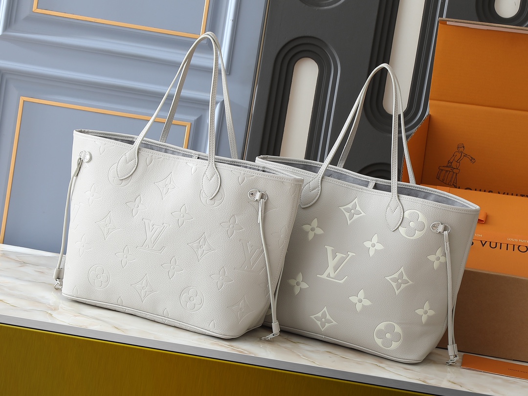 LV Neverfull Medium Handbag