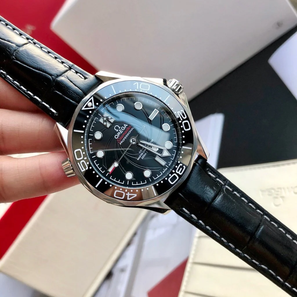 Omega Watch SEAMASTER DIVER 300M CO-AXIAL 42MM 007 BLACK LEATHER