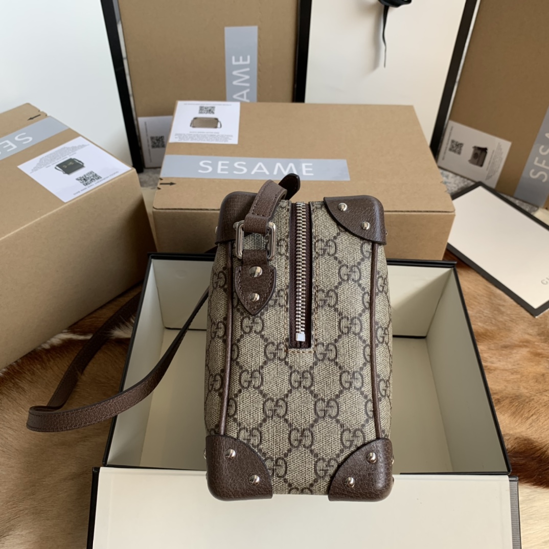 Gucci GG shoulder bag with leather details 626363