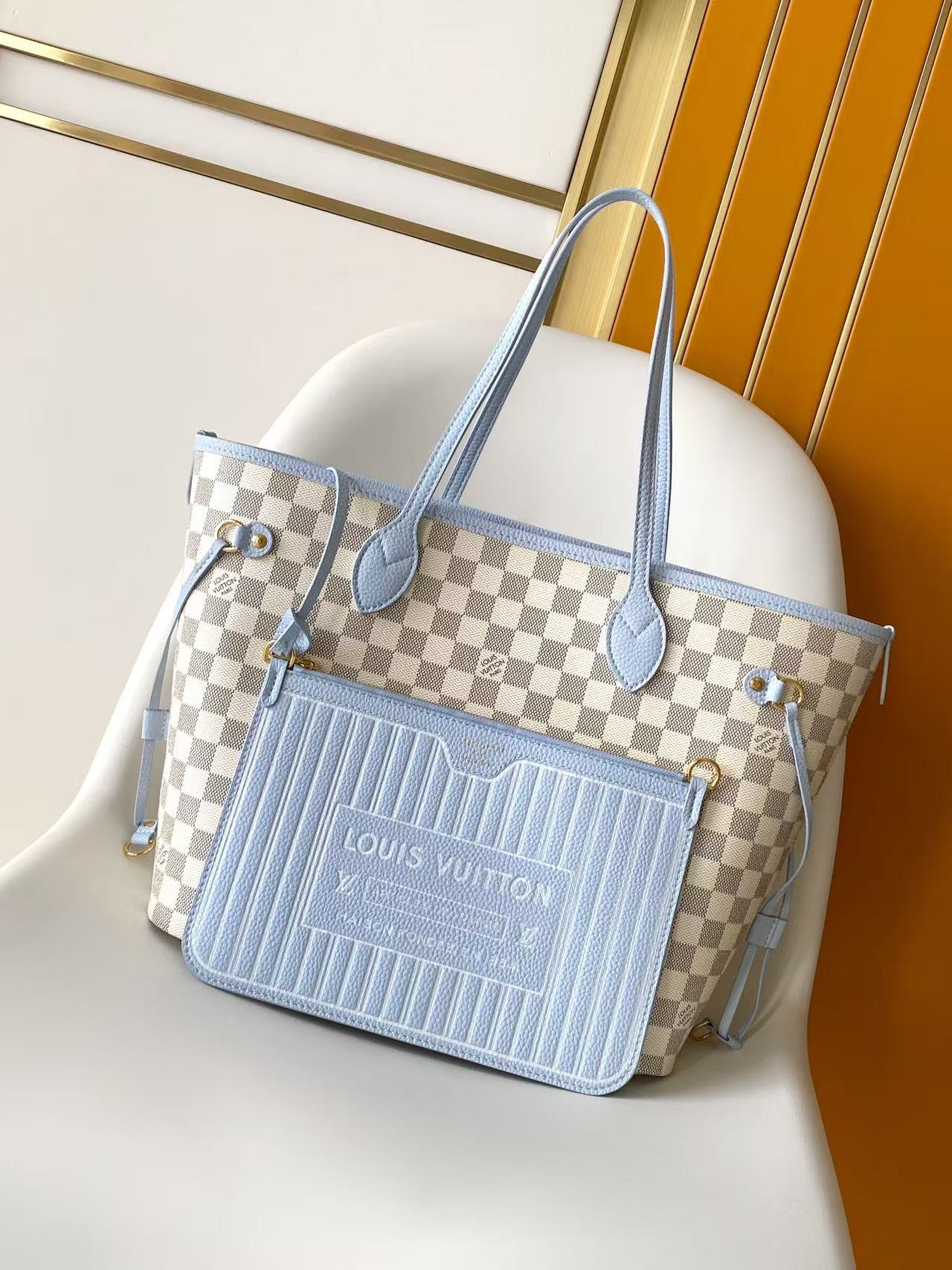 LV Neverfull Bandouli �� re Inside Out BB handbag
