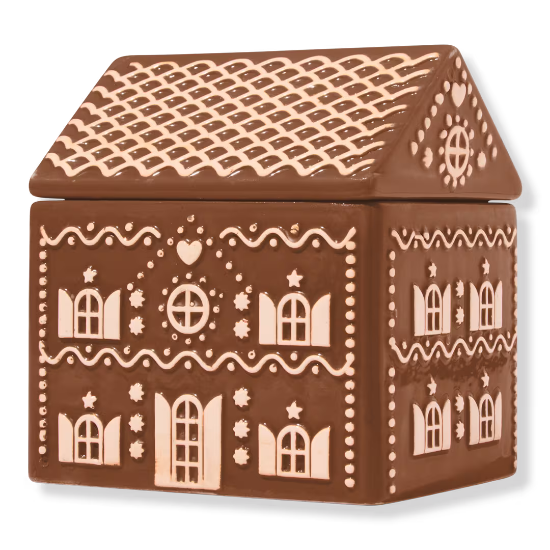 ULTA Beauty Collection  Gingerbread Cottage Soy Blend Candle