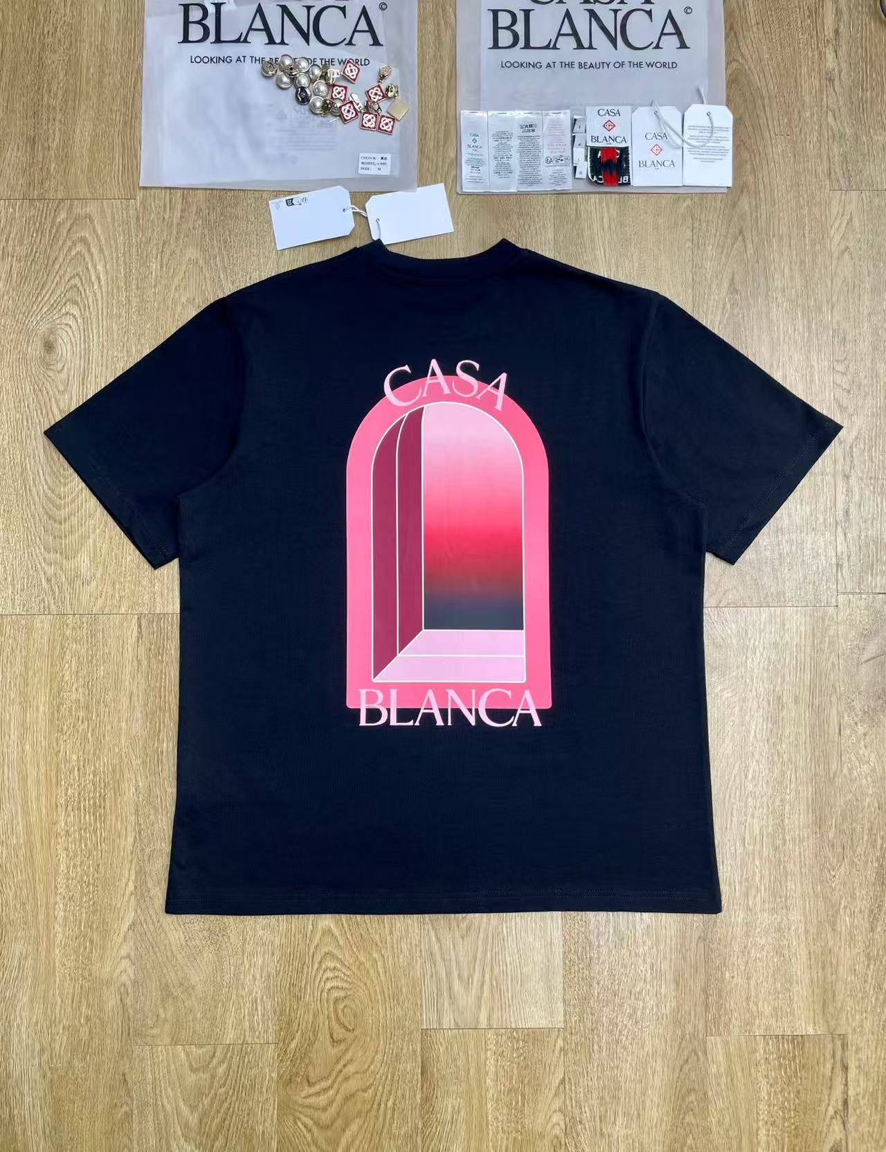 1:1 black with pink priting tshirt