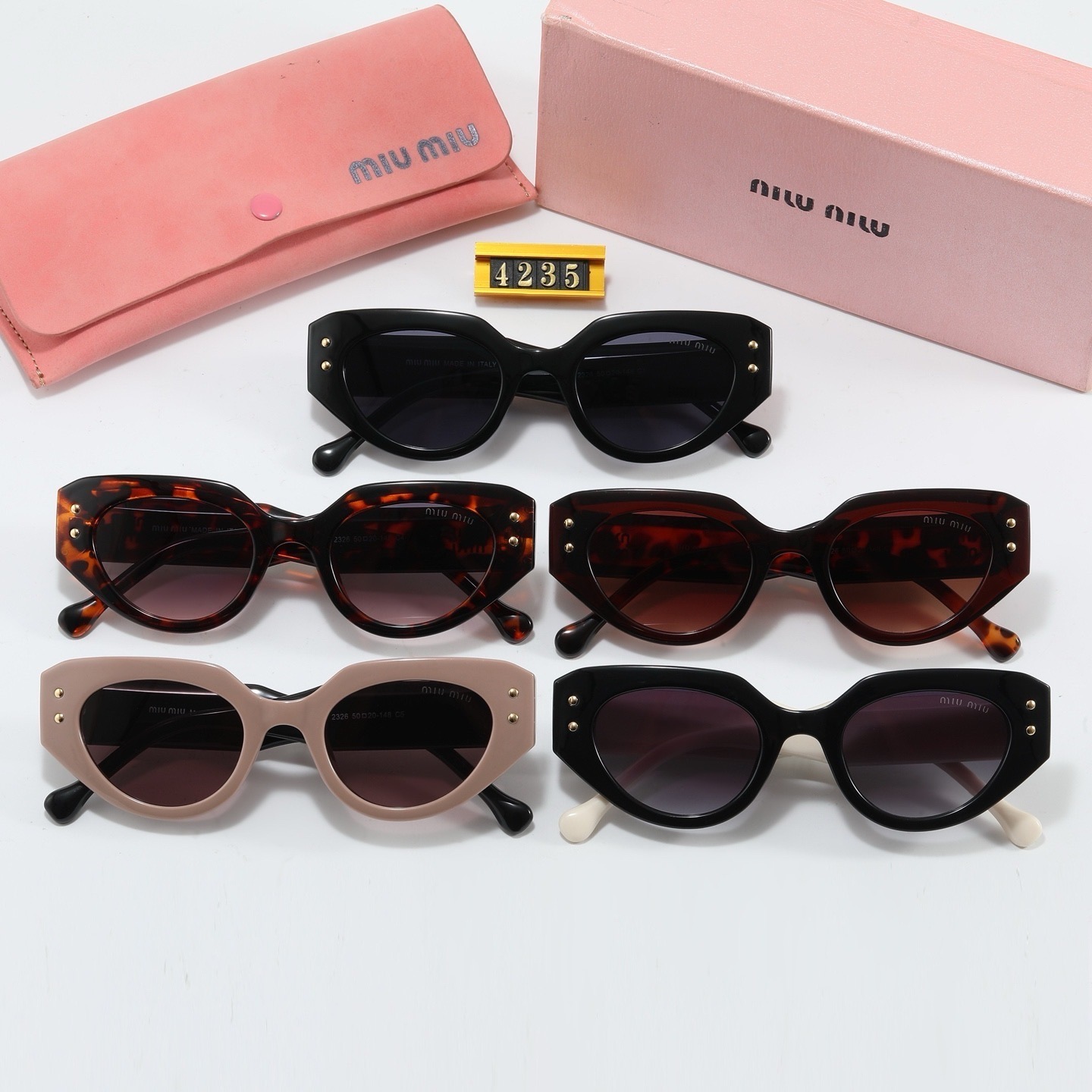 Miu Miu Fashionable Sunglasses