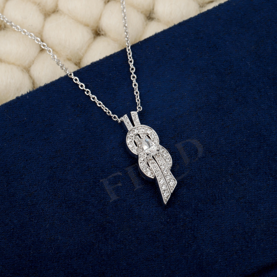 FRED Chance Infinie Pavé Crystal Pendant Necklace