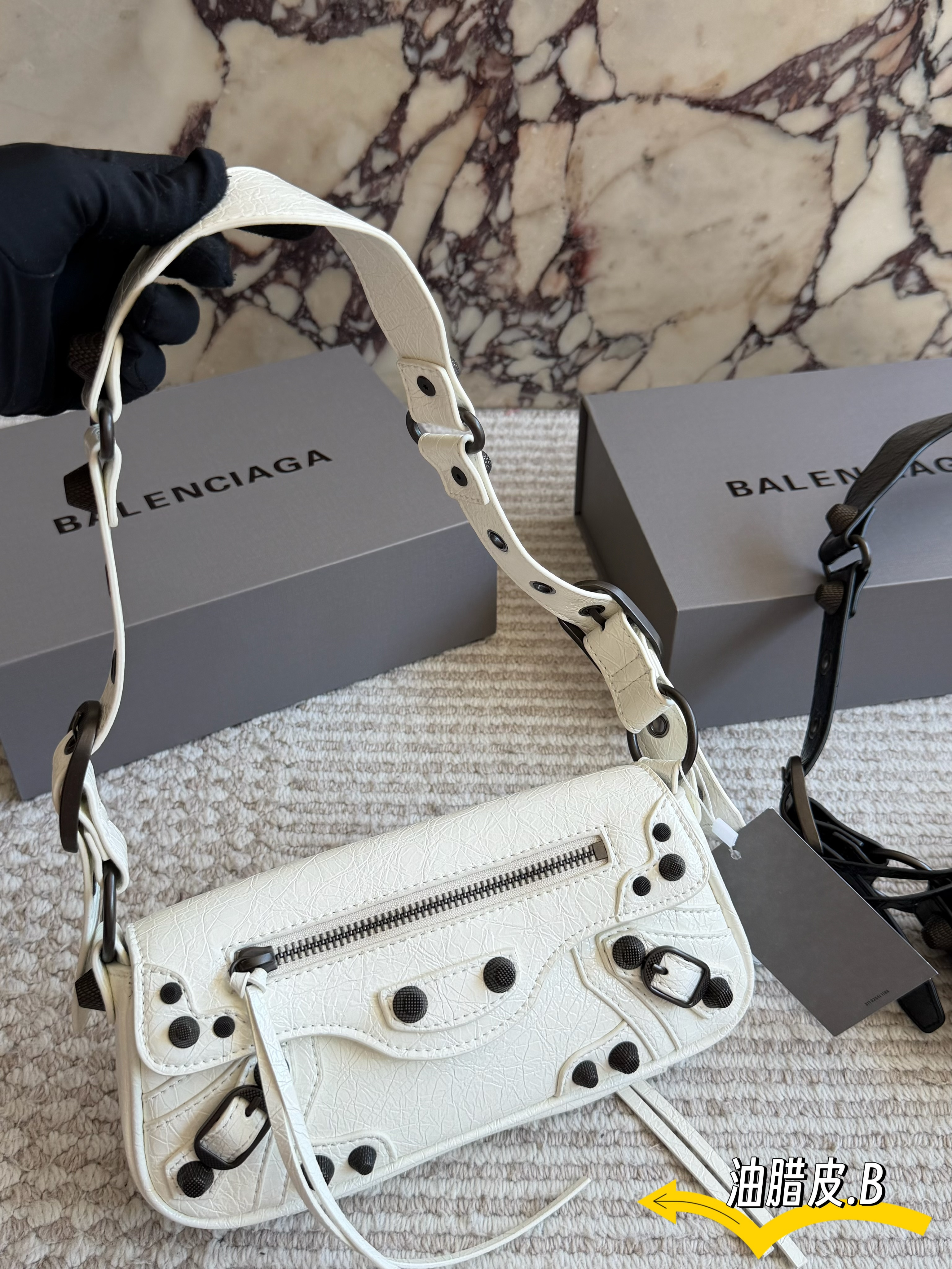 Balenciaga Le Cagole Bag